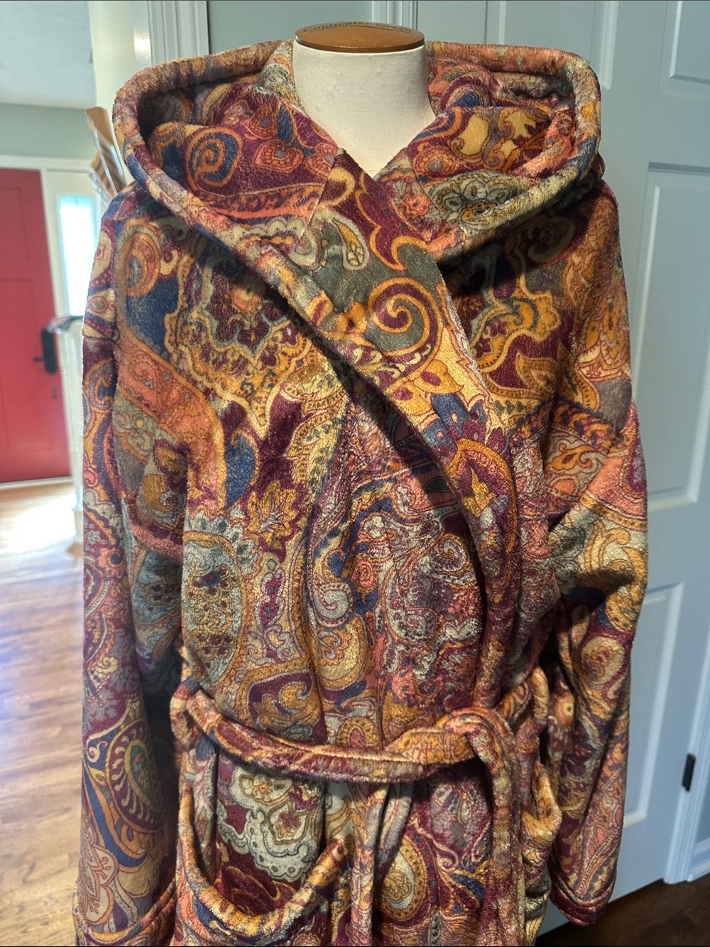 Like new! Johnny Was Long Cozy plush robe-  Sz L/XL Hooded Paisley Pockets Belt - Picture 2 of 10